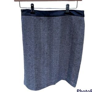 BANANA REPUBLIC WOOL HERRINGBONE SKIRT SIZE 6 BLACK WHITE PERFECT BUSINESS WORK